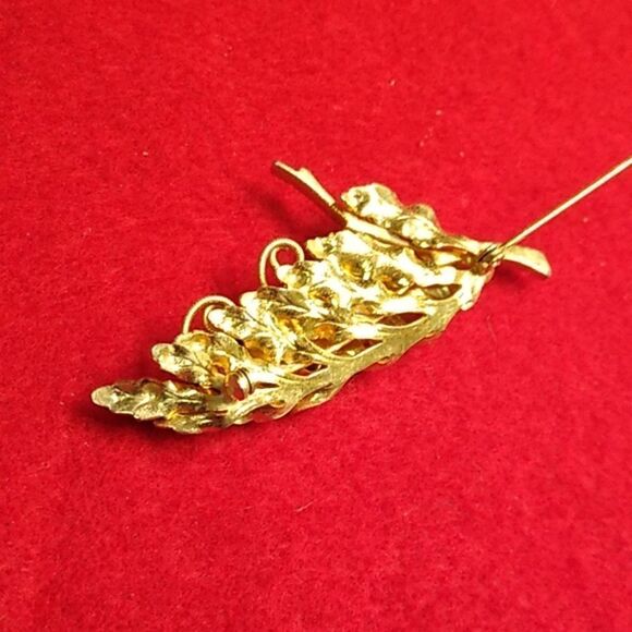 Gold Tone Metal Floral Brooch multiple layers leaves seed pods and curling vines - Picture 4 of 7
